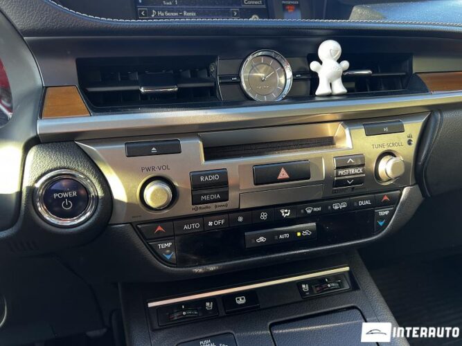 Lexus ES 300h 41 interauto-car