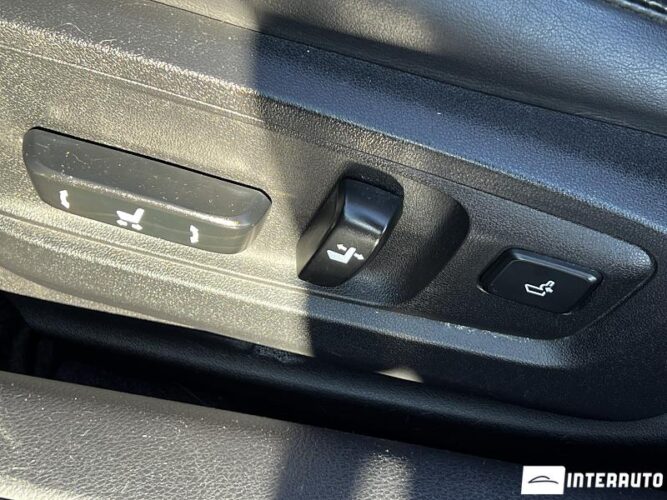 Lexus ES 300h 48 interauto-car