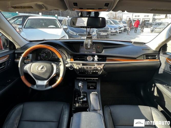 Lexus ES 300h 38 interauto-car