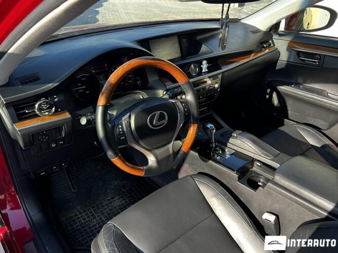 Lexus ES 300h 36 interauto-car