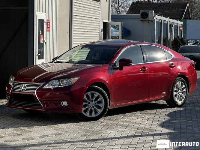 Lexus ES 300h 32 interauto-car
