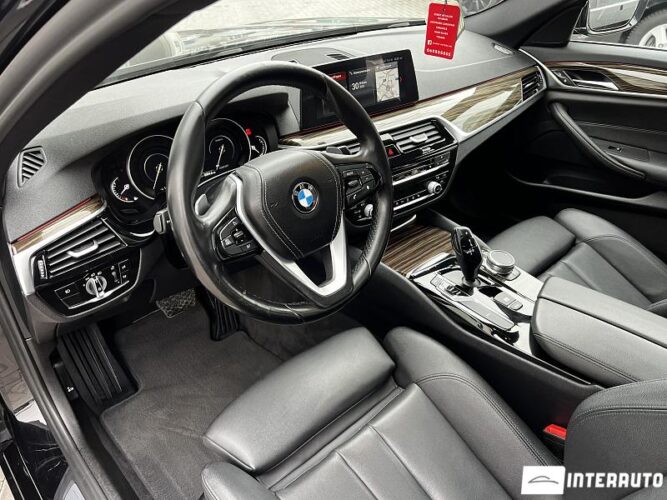 BMW 530e 36 interauto-car