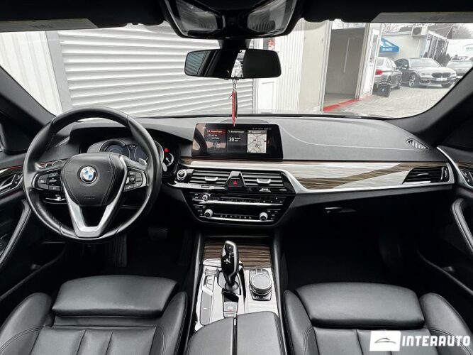BMW 530e 41 interauto-car