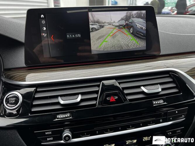 BMW 530e 43 interauto-car