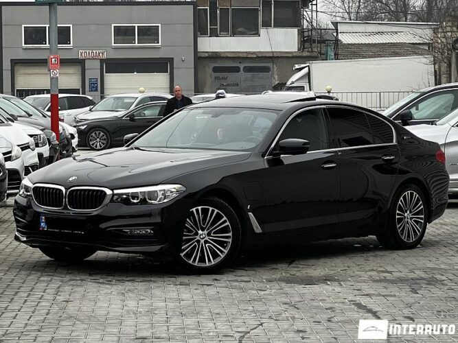 BMW 530e 32 interauto-car