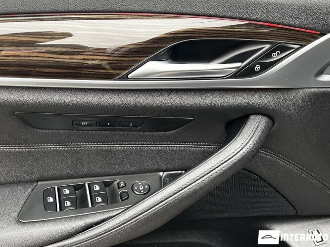 BMW 530e 47 interauto-car