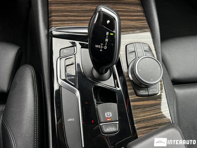 BMW 530e 45 interauto-car