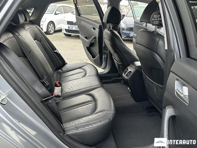 Hyundai Sonata 45 interauto-car