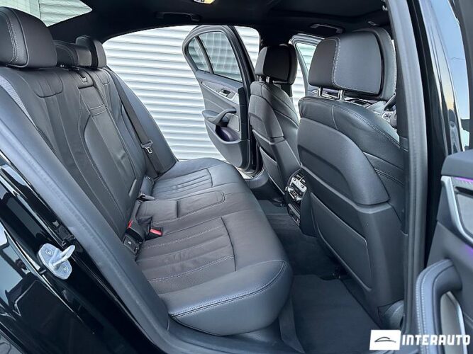 BMW 530e 45 interauto-car