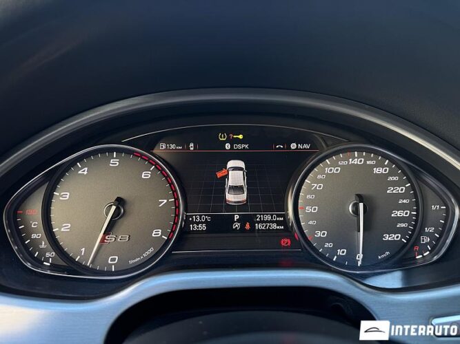 Audi S8 44 interauto-car