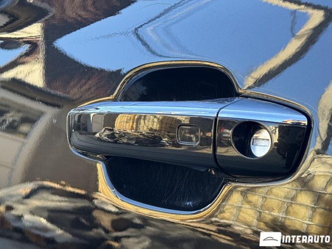 Audi S8 38 interauto-car