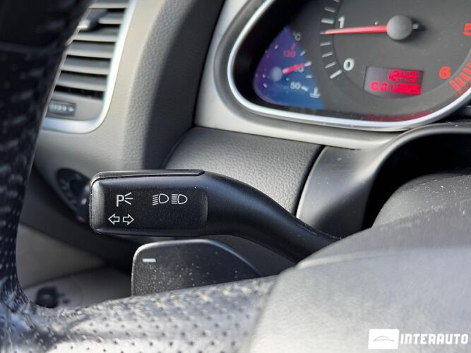 Audi Q7 43 interauto-car