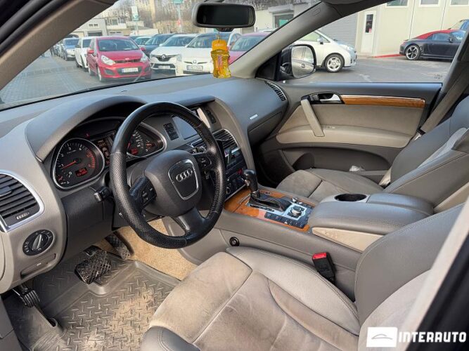Audi Q7 34 interauto-car