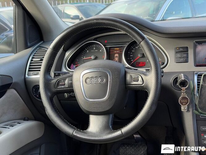 Audi Q7 36 interauto-car