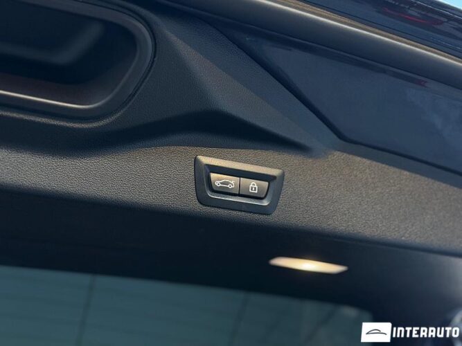 BMW X5 4.0i 78 interauto-car