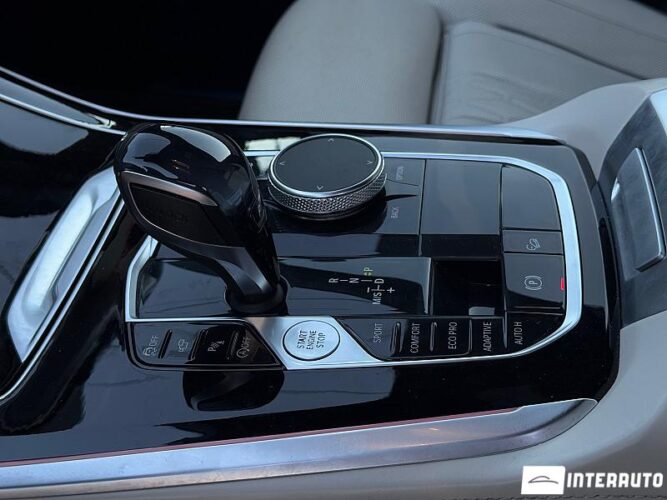 BMW X5 4.0i 71 interauto-car