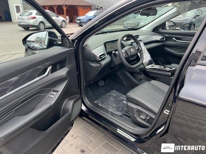 Dongfeng Mage 33 interauto-car