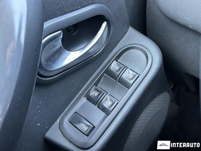 Dacia Duster 34 interauto-car