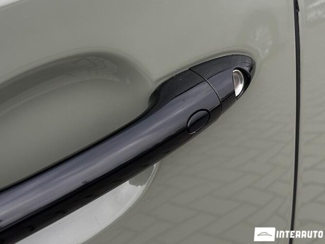 Kia Carnival 41 interauto-car