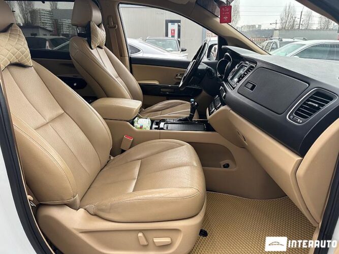 Kia Carnival 54 interauto-car