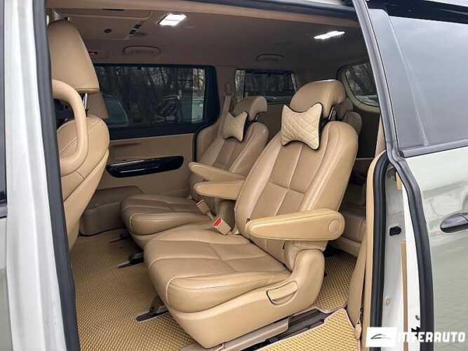 Kia Carnival 58 interauto-car