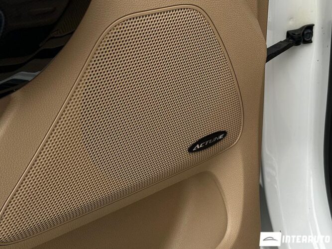 Kia Carnival 45 interauto-car