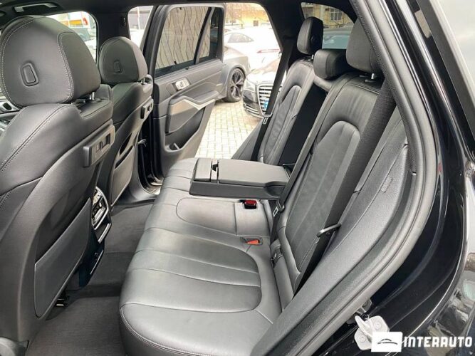 BMW X5 4.0i 40 interauto-car