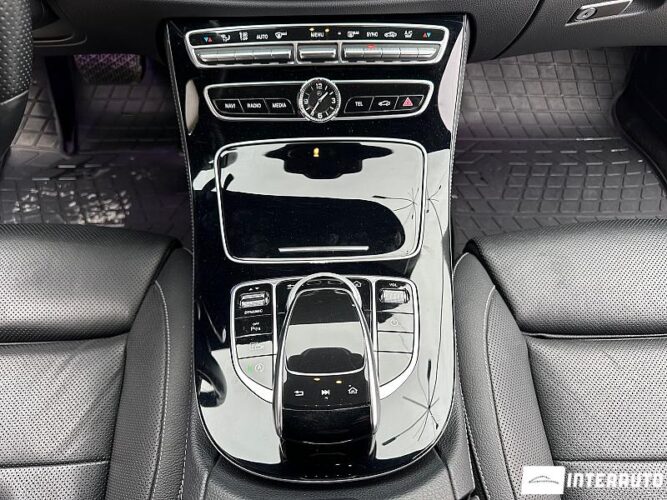 Mercedes E 200 44 interauto-car