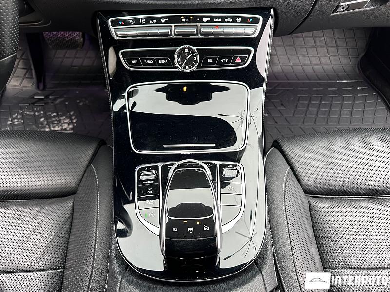 Mercedes E 200 23 automobil-interauto