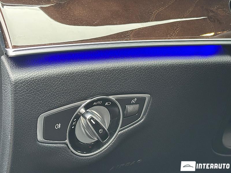 Mercedes E 200 24 automobil-interauto