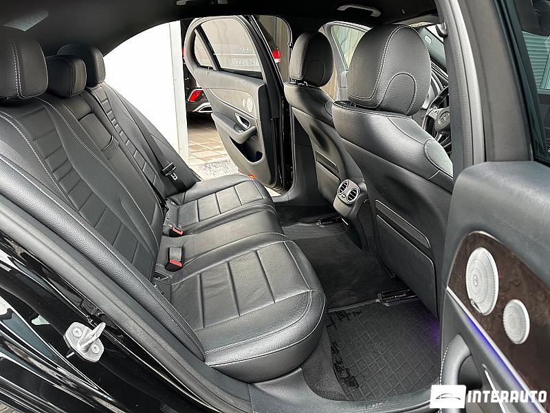Mercedes E 200 27 automobil-interauto