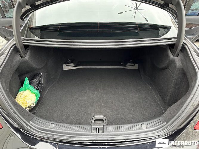 Mercedes E 200 49 interauto-car