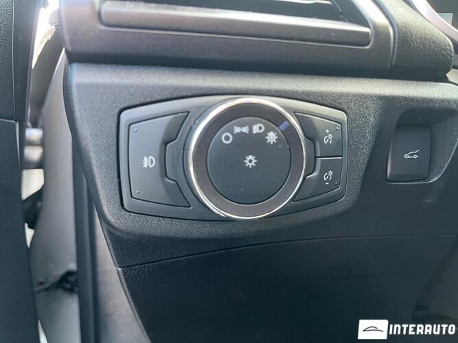 Ford Fusion 41 interauto-car