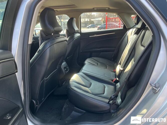 Ford Fusion 48 interauto-car