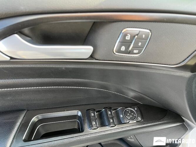 Ford Fusion 39 interauto-car