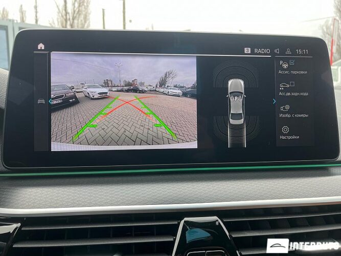 BMW 530e 43 interauto-car