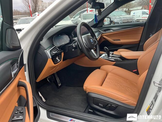 BMW 530e 38 interauto-car