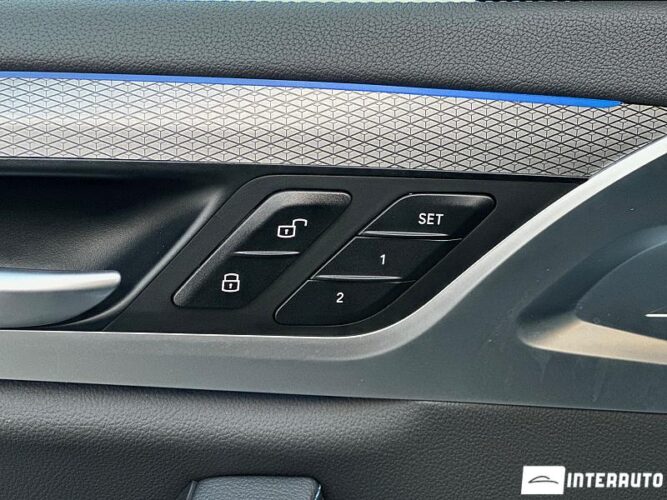 BMW X3 3.0e 49 interauto-car