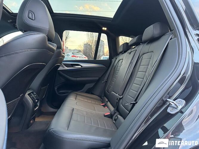 BMW X3 3.0e 50 interauto-car