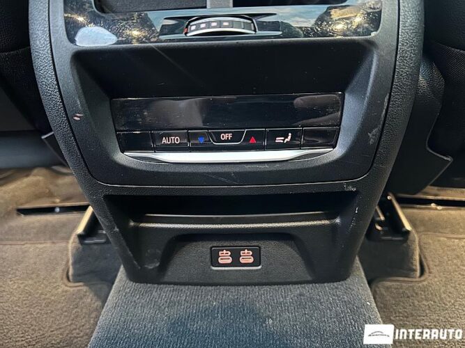 BMW X3 3.0e 52 interauto-car