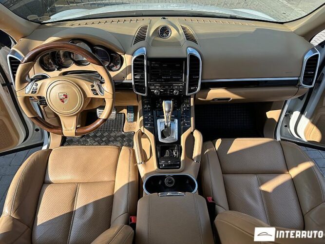 Porsche Cayenne S Hybrid 39 interauto-car