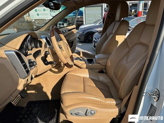 Porsche Cayenne S Hybrid 38 interauto-car