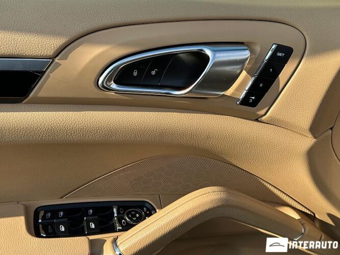 Porsche Cayenne S Hybrid 46 interauto-car
