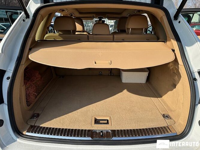 Porsche Cayenne S Hybrid 50 interauto-car