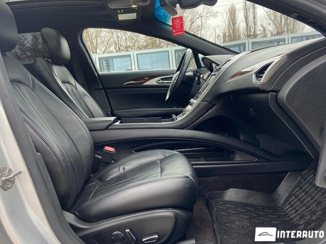 Lincoln MKZ 45 interauto-car