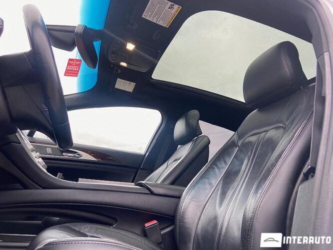 Lincoln MKZ 39 interauto-car