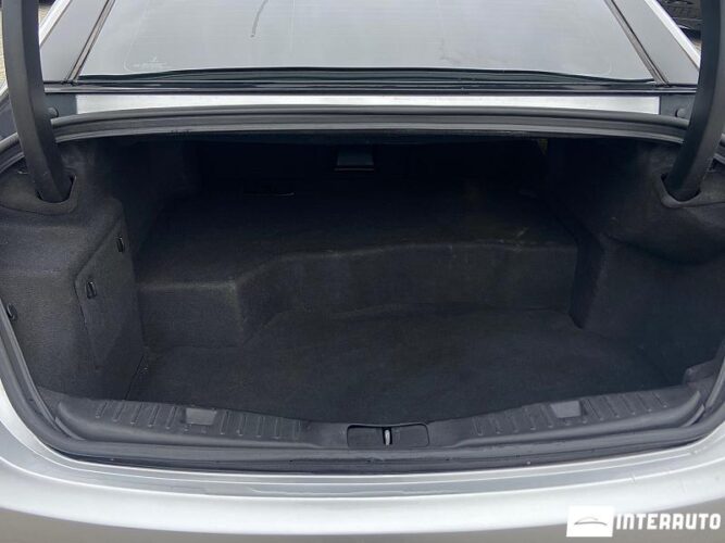 Lincoln MKZ 49 interauto-car