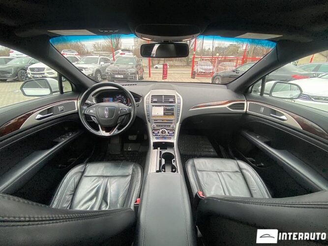 Lincoln MKZ 40 interauto-car