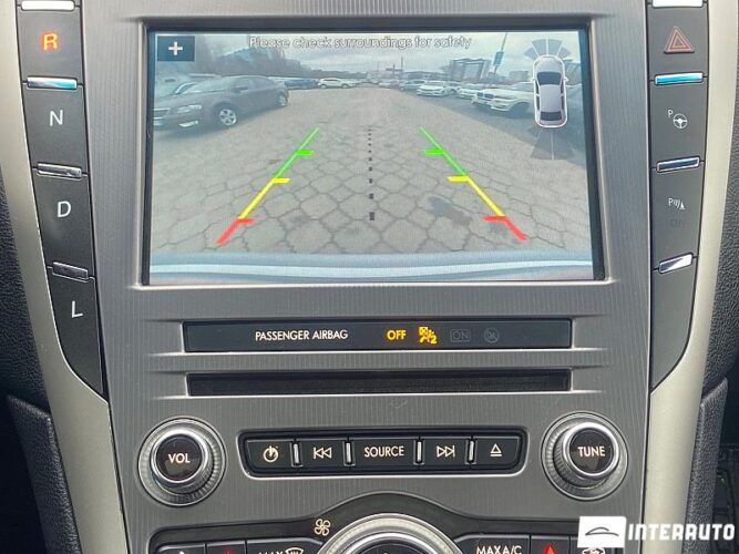 Lincoln MKZ 43 interauto-car