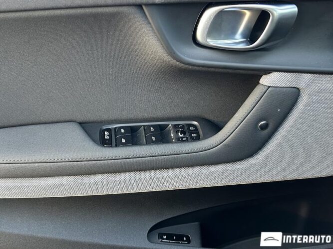 Volvo Polestar 2 40 interauto-car